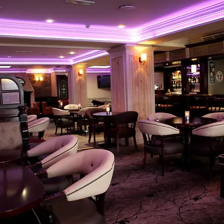 The Bailie, Main St Bailieborough, A82t6c6 מלון 2*
