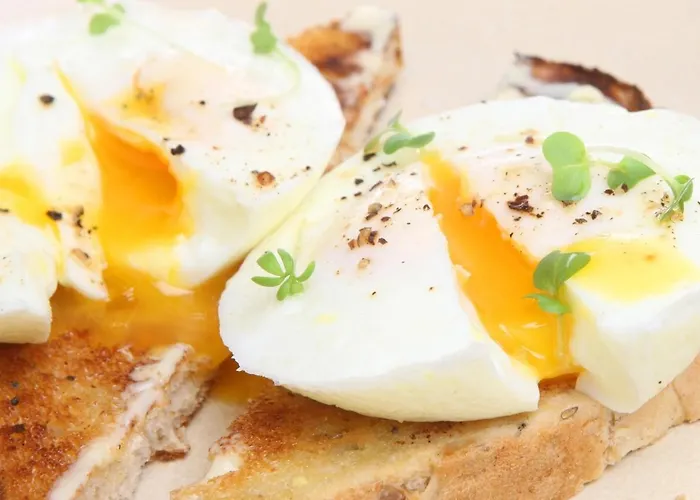 The Bailie, Main St Bailieborough, A82t6c6 2*