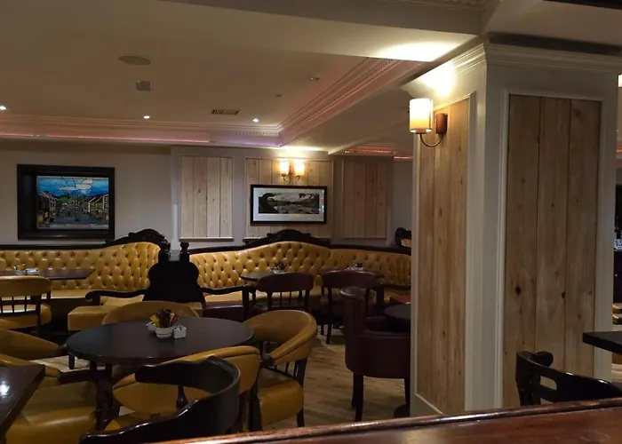 The Bailie, Main St Bailieborough, A82t6c6 2* 卡文