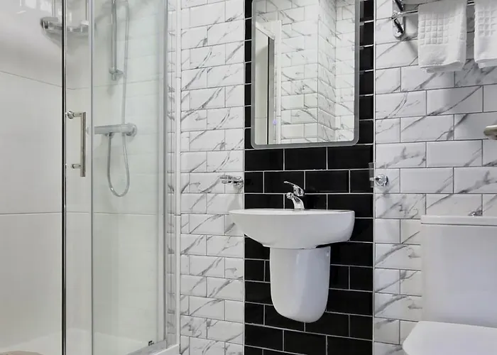 فندق The Bailie, Main St Bailieborough, A82t6c6 2*