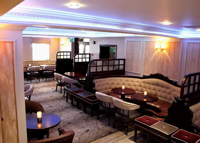 The Bailie, Main St Bailieborough, A82t6c6 2*